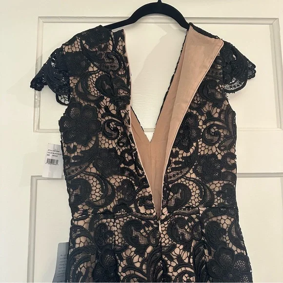 Dress the Population Juliette Lace Romper NWT Black & Nude Size Medium - Picture 12 of 12